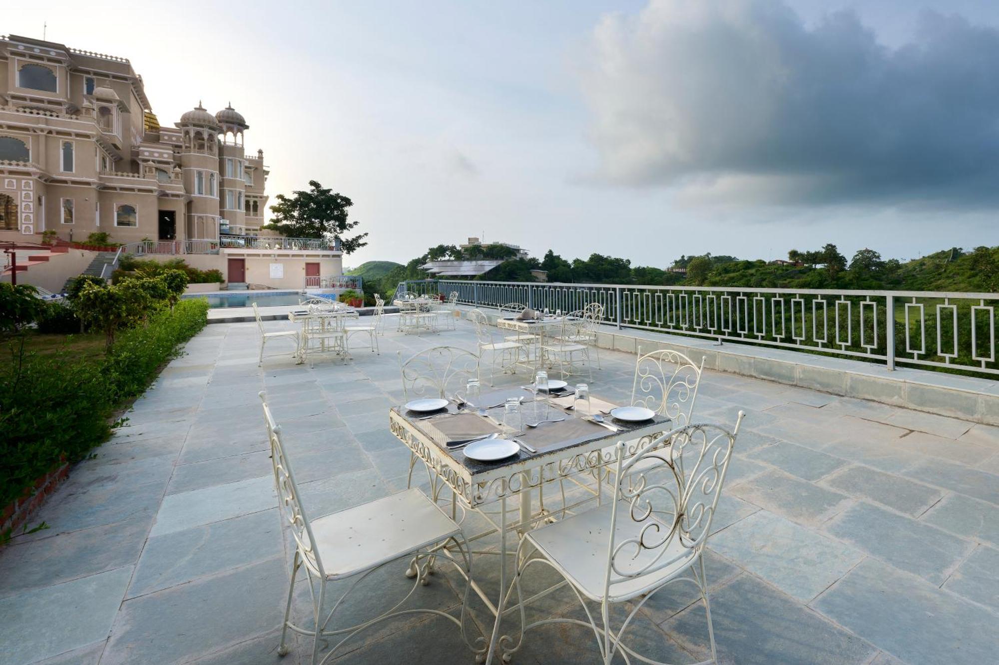 Renest Kumbhalgarh Hotell Eksteriør bilde